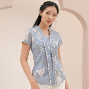 Blus Wanita Lembut (salin)